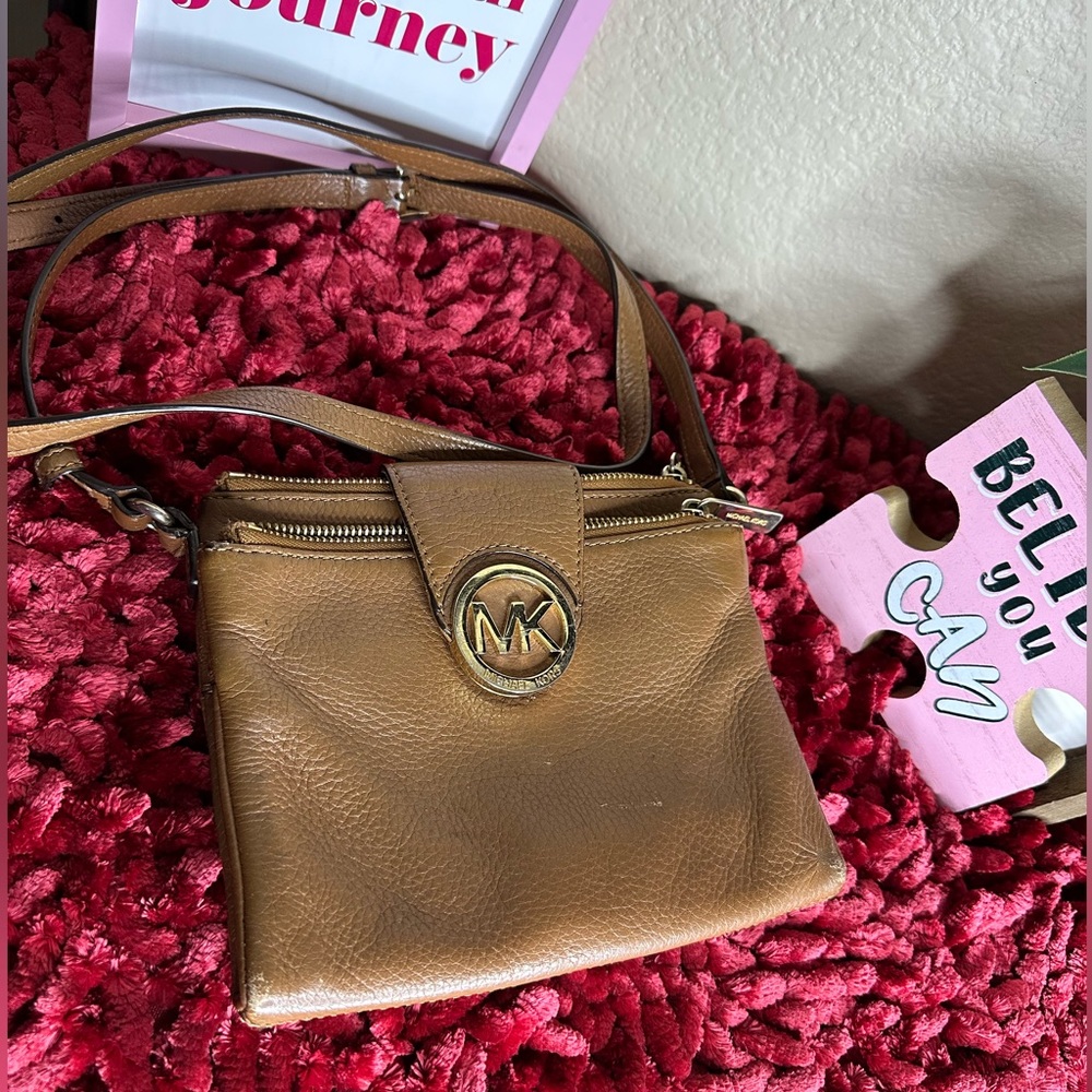 Micheal Kors Crossbody